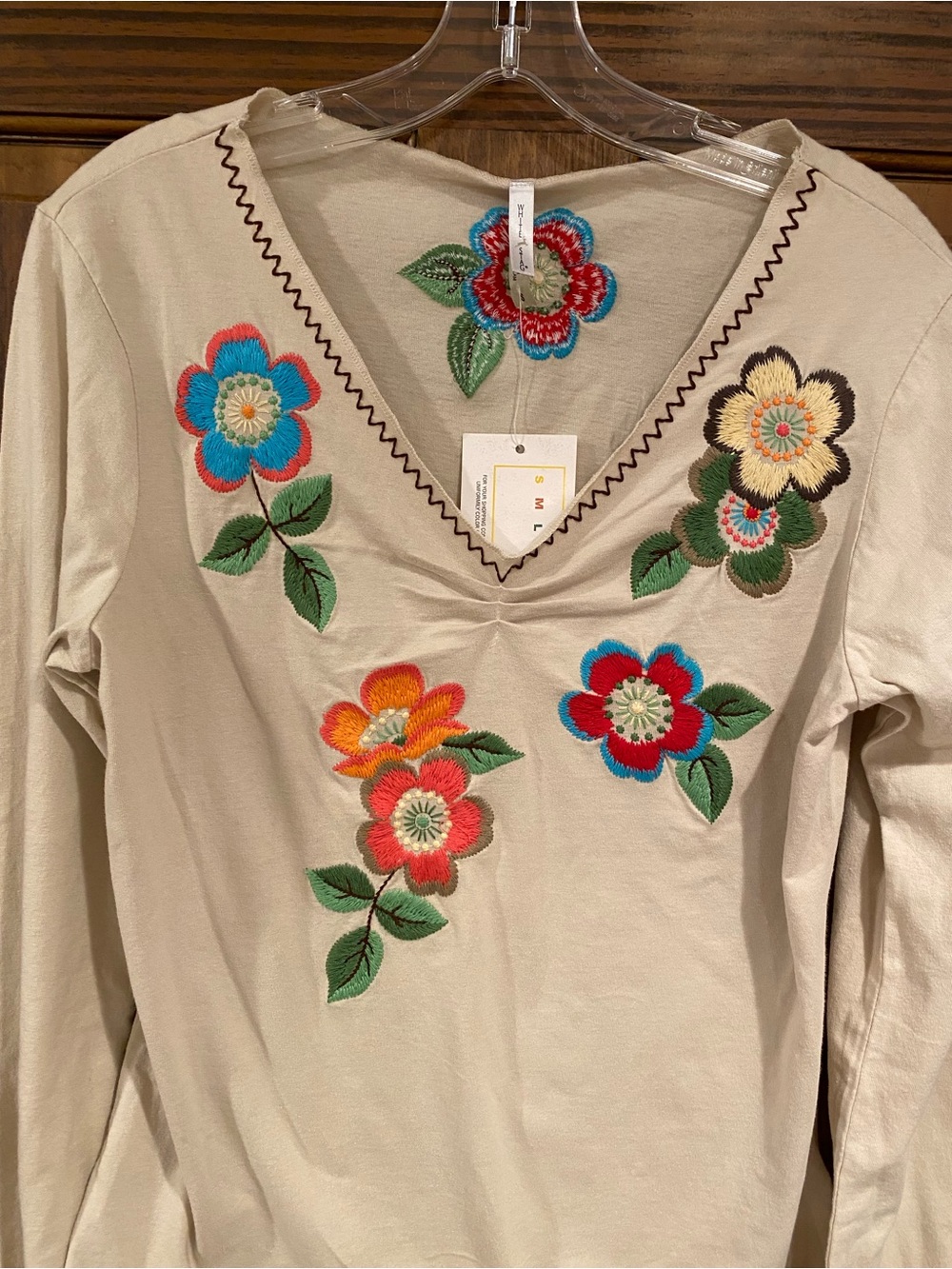 White Stag Cream Long-Sleeve V-Neck Top with Multicolor Floral Embroidery Small - Picture 6 of 10
